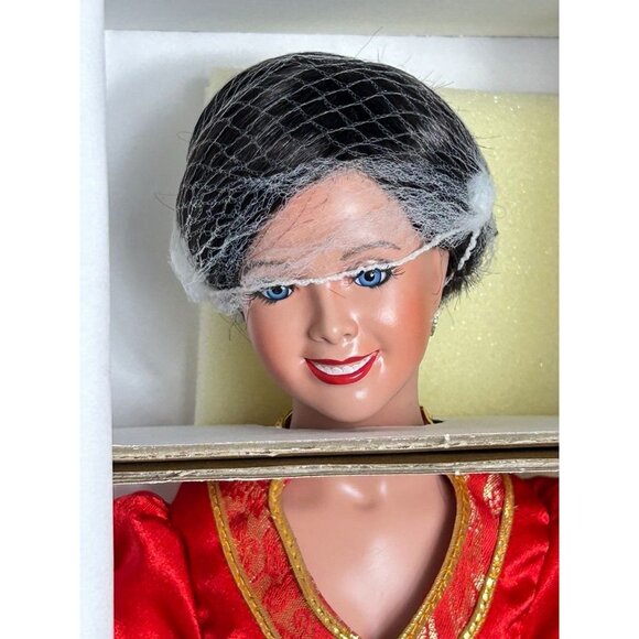 Vintage 1993 Miss America Leanza Cornett 18" Porcelain Doll #393 - New - Picture 4 of 8